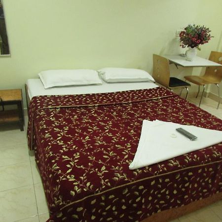 Oyo 1458 Hotel Prince Palace Bombay Esterno foto